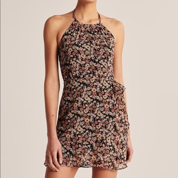 Abercrombie & Fitch Dresses & Skirts - Abercrombie and Fitch Halter Dress